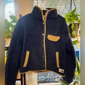 North face fleece snap jacket